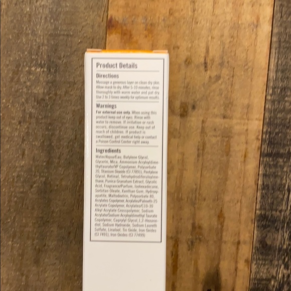 NEW R+F REVERSE Radiance Face Mask - Picture 3 of 5